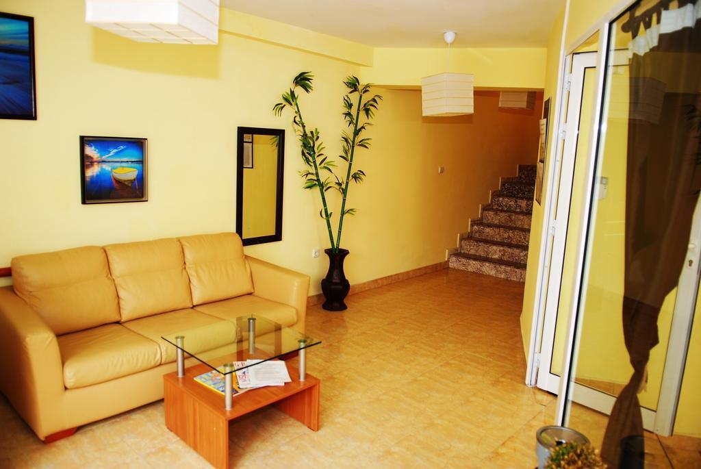 Guest House Markovi Равда Экстерьер фото