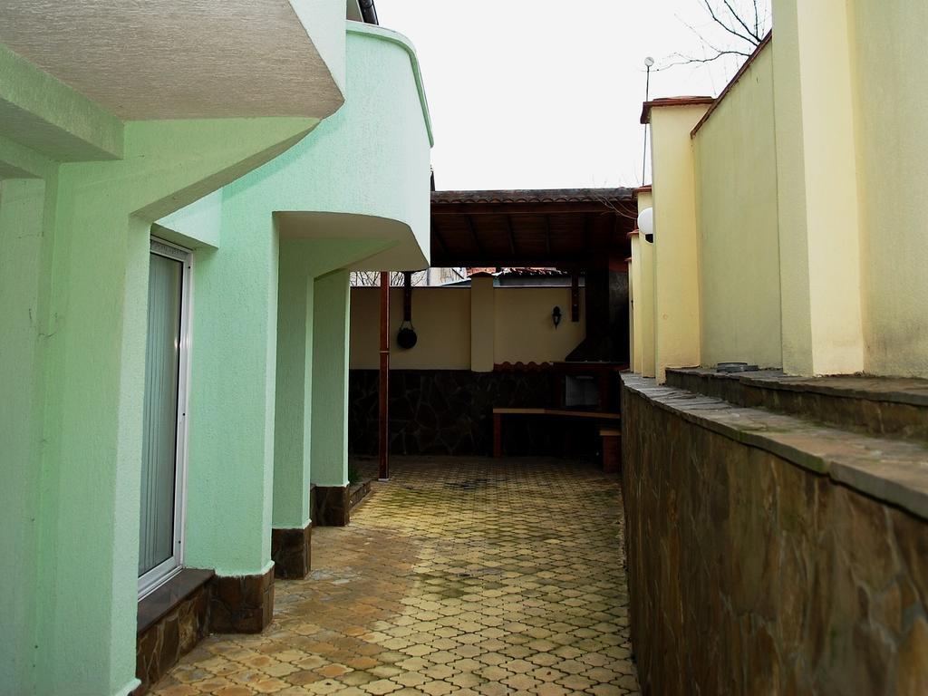 Guest House Markovi Равда Экстерьер фото